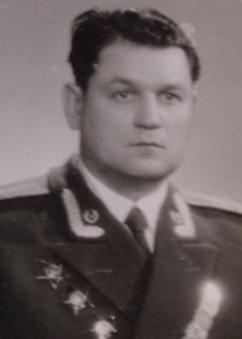 Aleksandras Kardanovskij, Jakovo